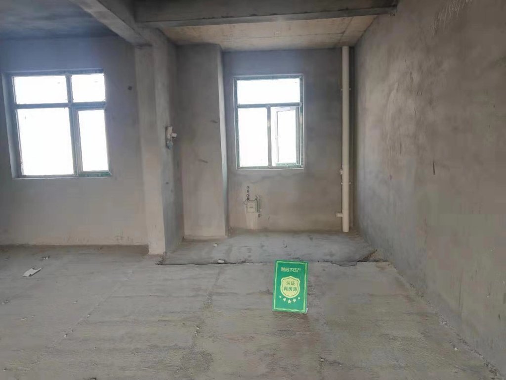 元泰未来城A区 新三中门口 楼层好 户型到位 ！