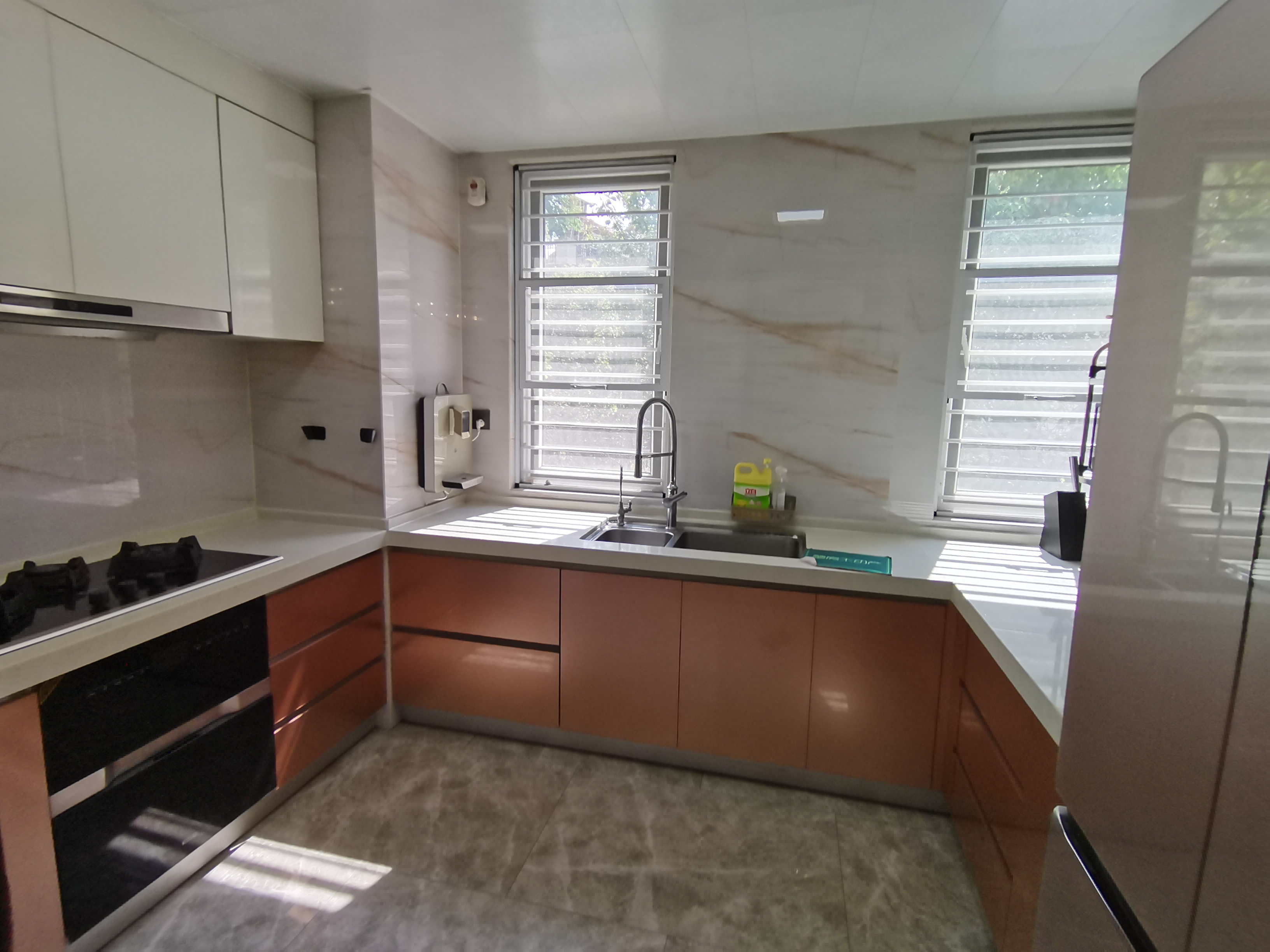 御江湾别墅.全屋品牌装修.光装修都花了90几个.房子带超大院子.看房有密码