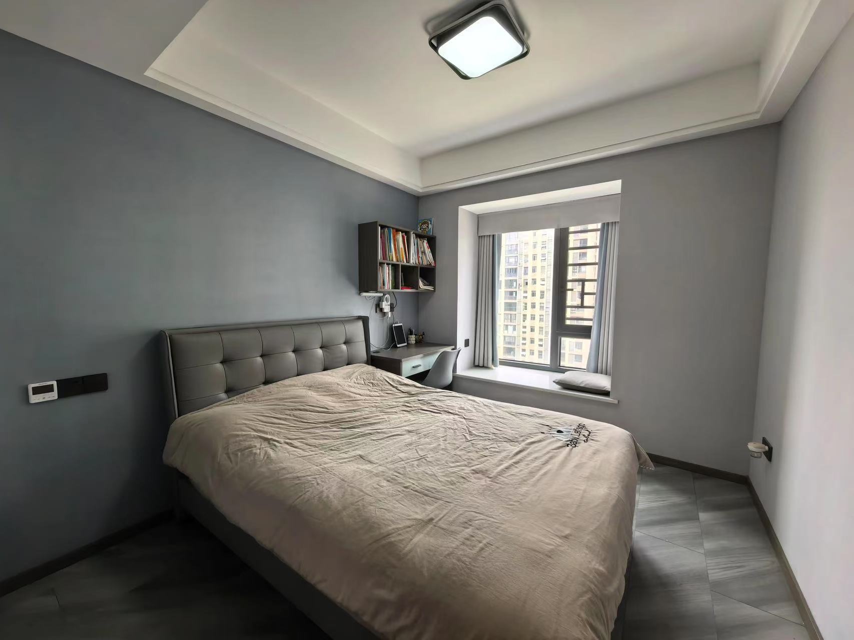 亏本出，城南，元泰未来城B2区，精装三房，成色新，中间好楼层，证满二