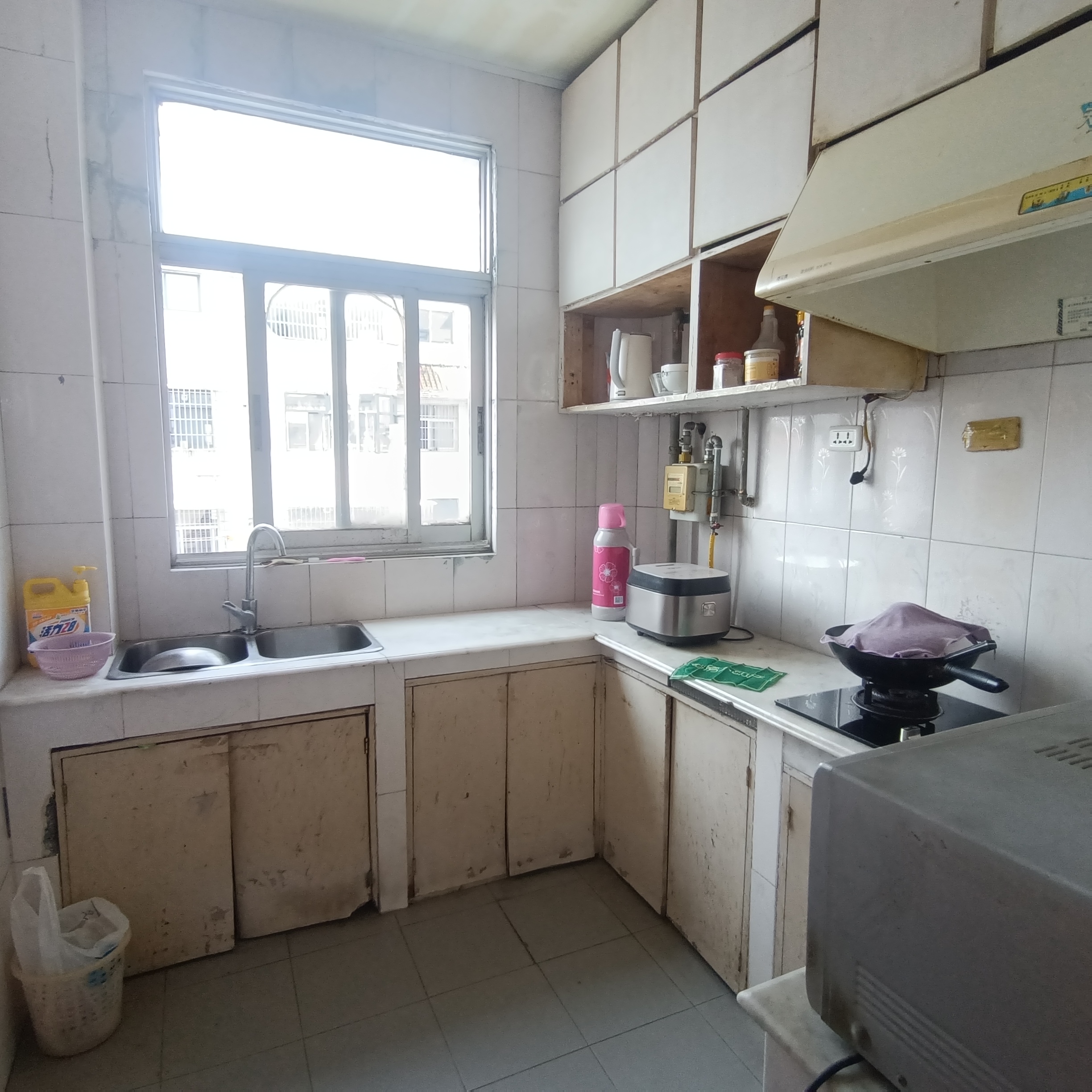 复州花园好楼层三房老证诚意出售