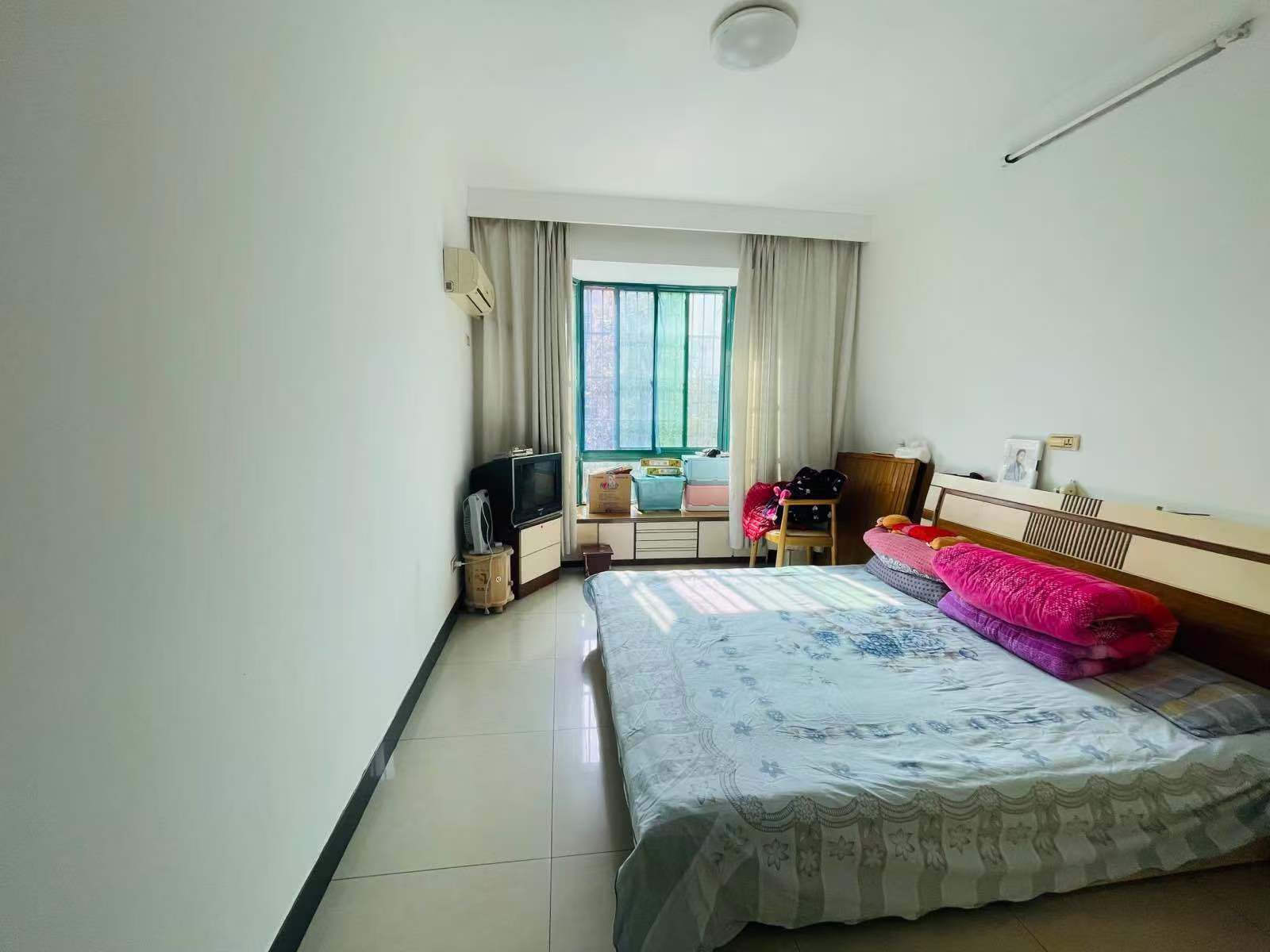 捡漏，青青家园，步梯三楼，精装3房2卫，证满二