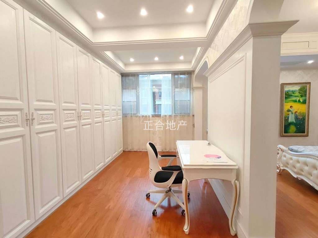 房东急售，城南新城壹号，大平层，电梯入户，花园洋房，好楼层，带车位