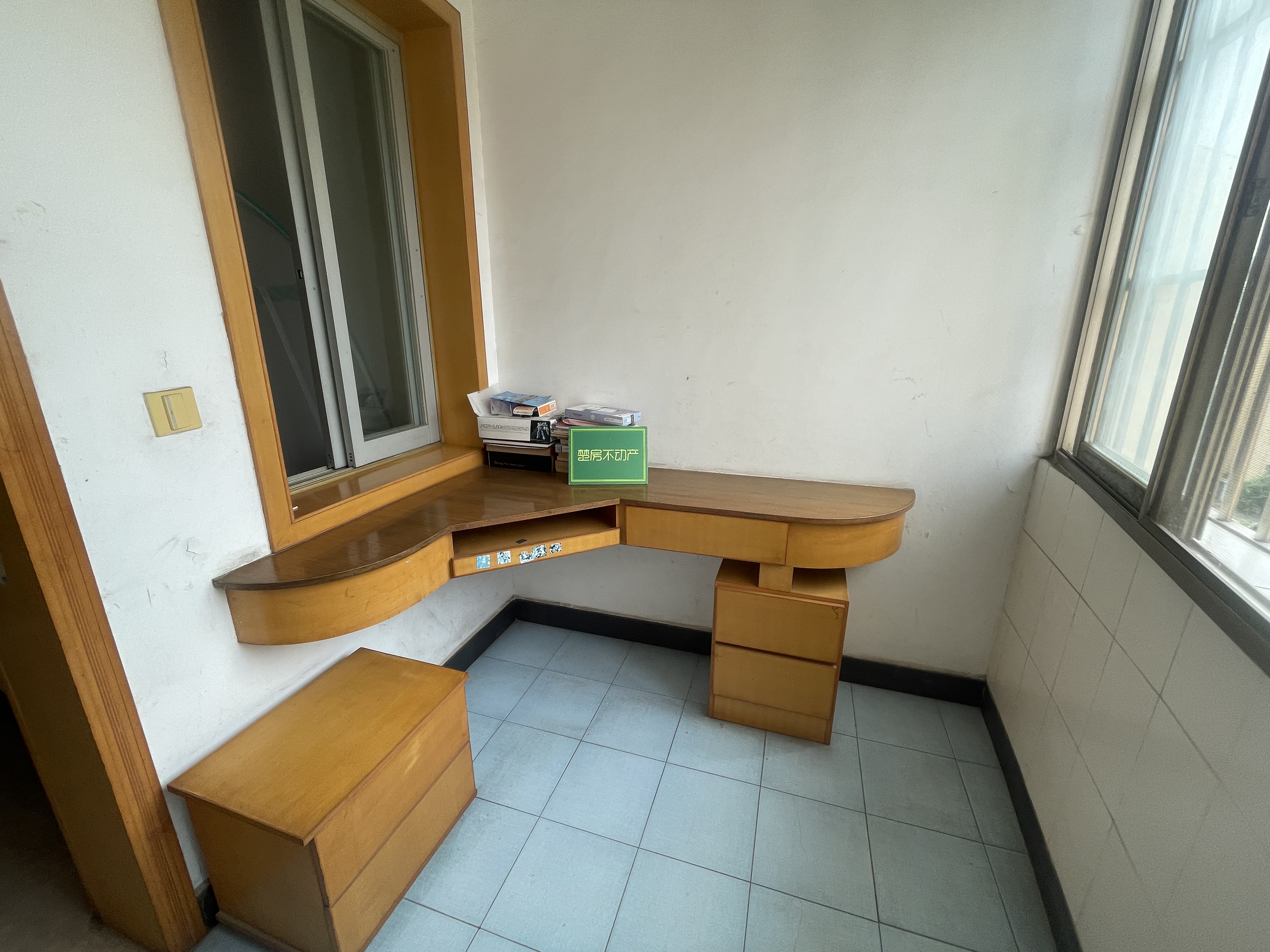 中百对面.大洪社区私房.不动产证在手.好养老好陪读好停车