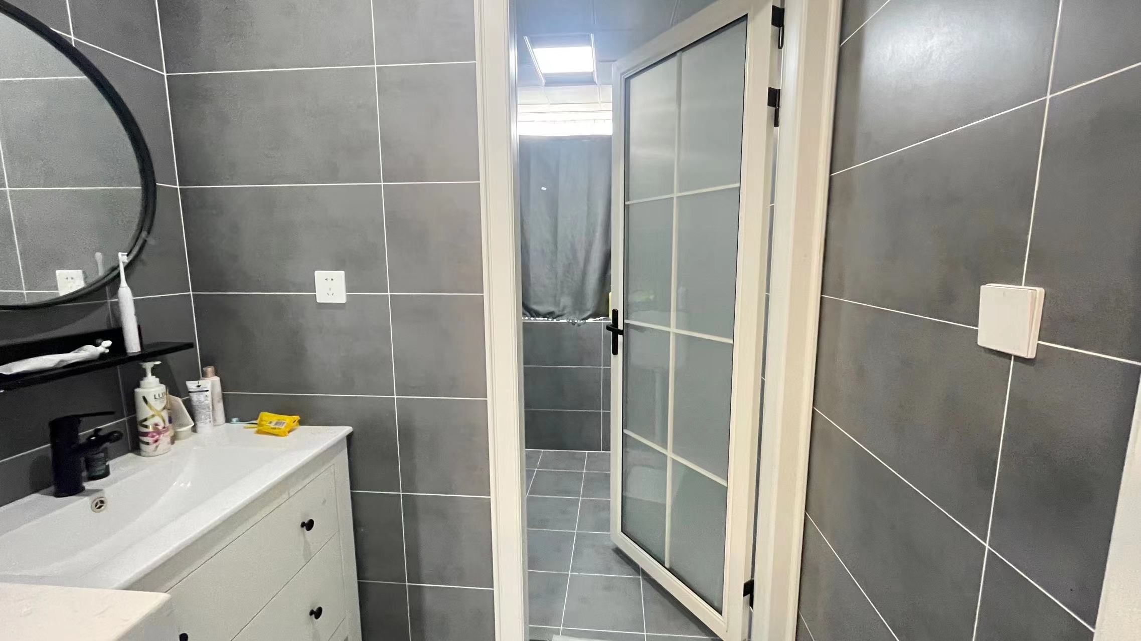 金域城邦.精装三房两卫.证件在手满二.看房方便