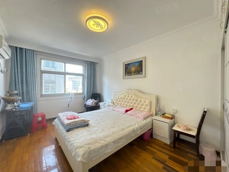 诚心出售，复州花园小区，实验二小旁，南北通透、精装大三房，交通便利