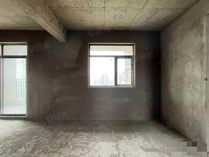 捡漏，新城壹号五期，边户，单价4500，精装3房2卫，双阳台，诚心出售