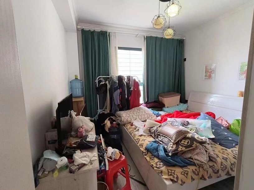 城南都市高尔夫.精装三房两卫.电梯中间楼层.看房约