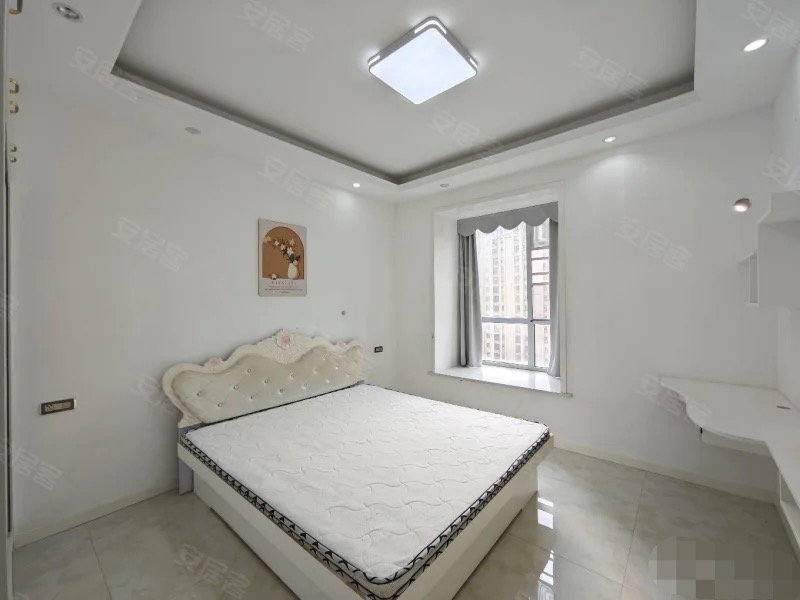 降价了。城南，元泰未来城A区，单价5372，精装三房3房2厅1卫，中间楼层，沔阳xiao学元泰三中,吾悦广场旁