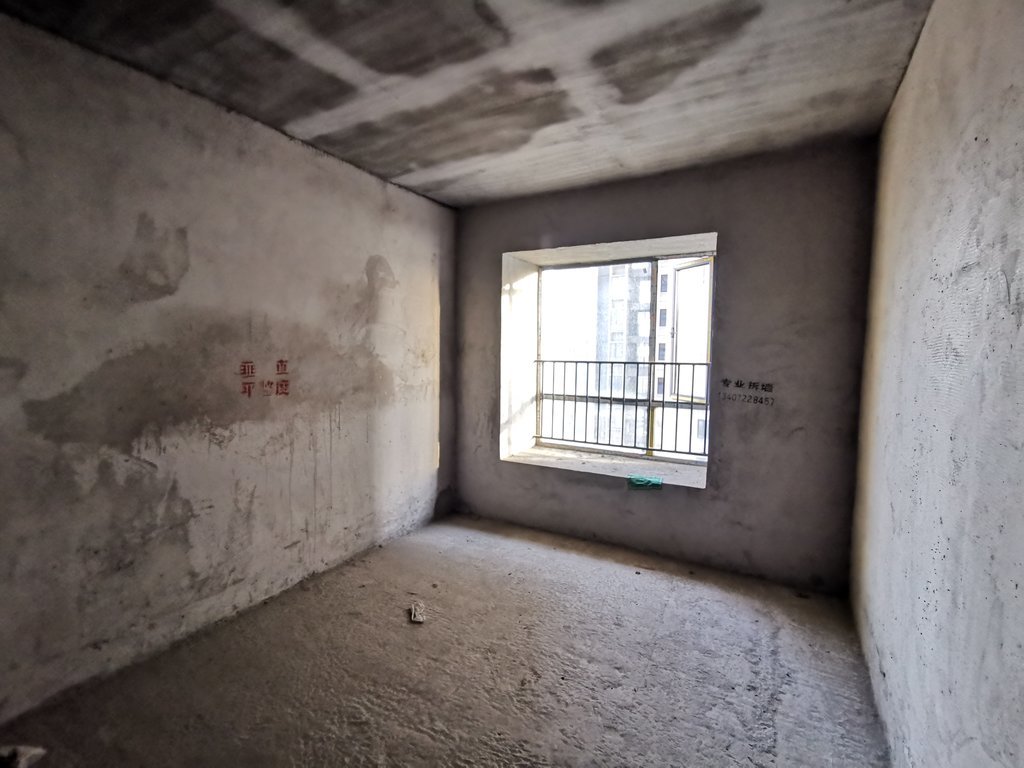 新三中 元泰未来城 毛坯大三房 中间好楼层