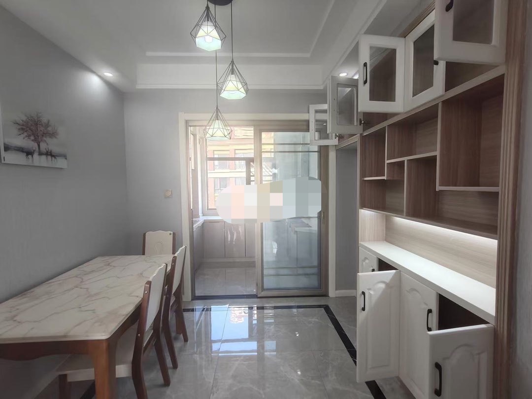 282，新城壹号五期，电梯洋房，好楼层5楼，总高7层，大阳台，全新装修，精装三房，一天未住