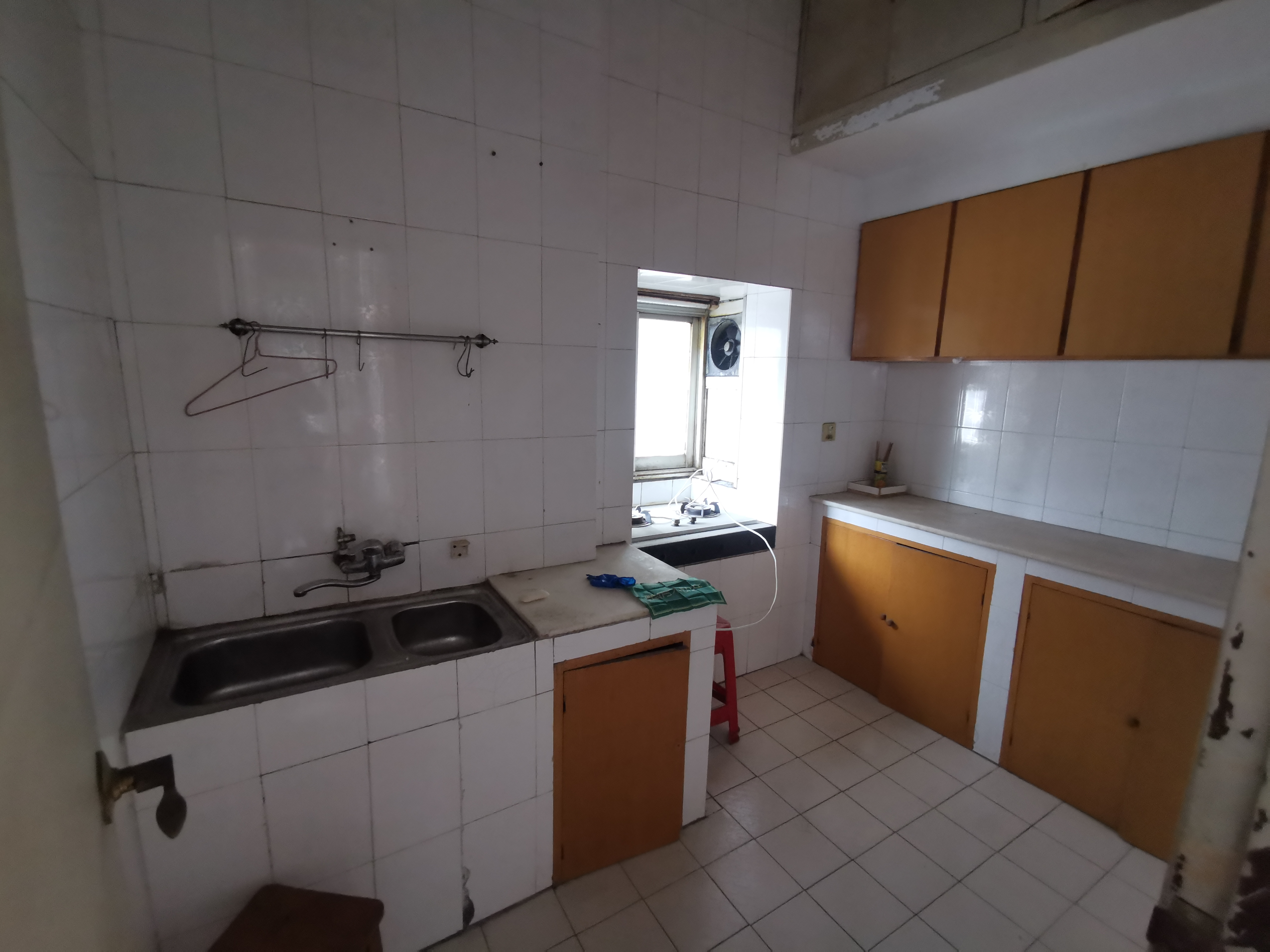 东区车站旁卫计委宿舍大三房格局好无遮挡实际面积100多平看房有钥匙