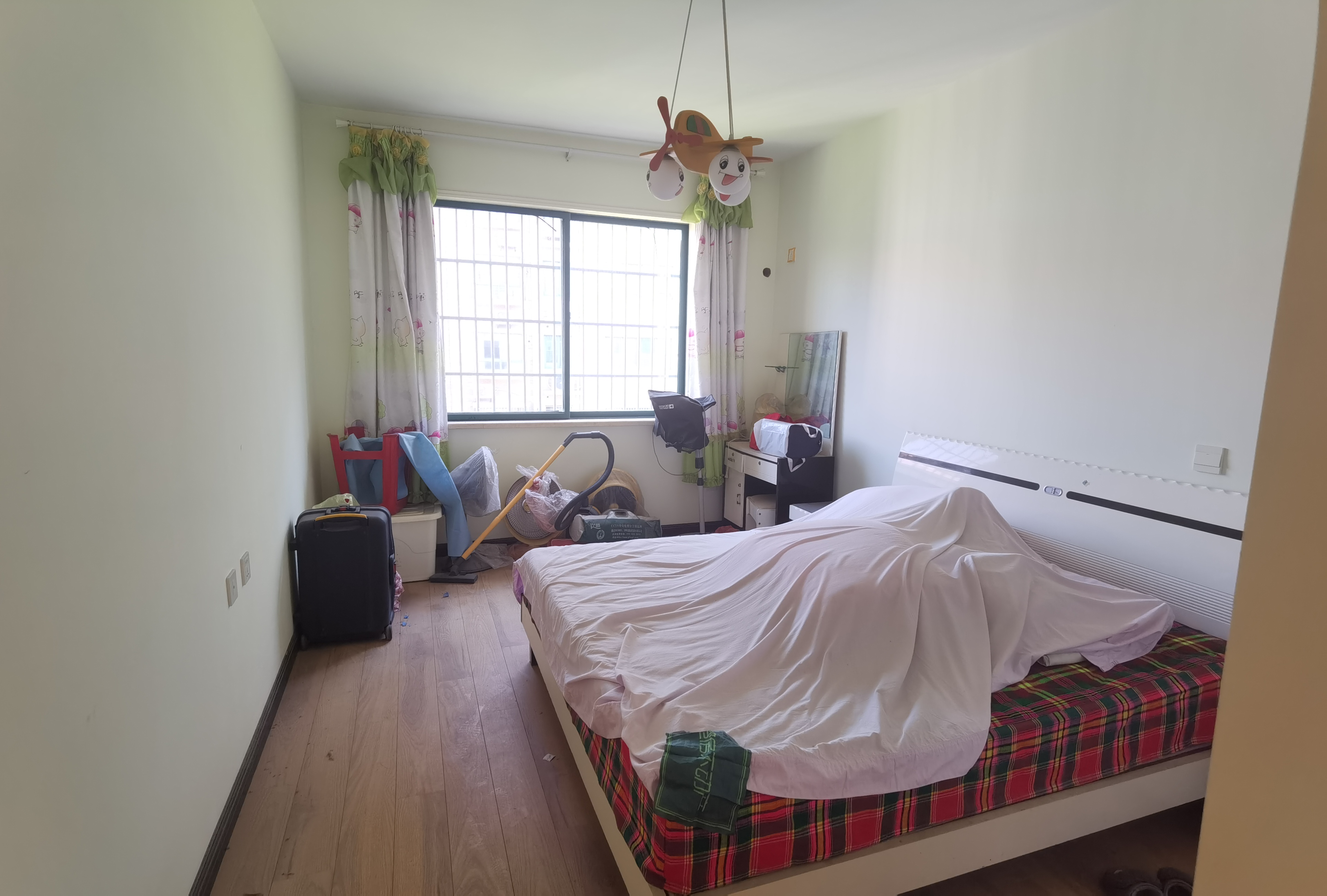 仙河城市花园大四房旁边就是武商出行方便看房也方便欢迎来电咨询