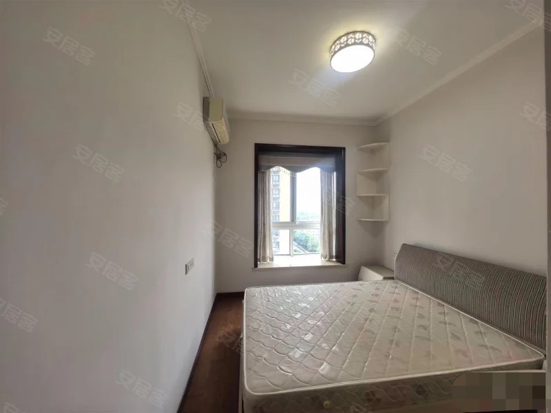 379，急售，捡漏，三丰鼎城，电梯小高层，精装三房，中间好楼层，证满二