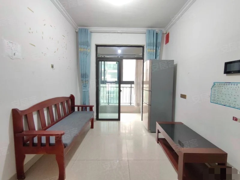 吾悦旁，荣怀61平，边户 经典两房，两梯四户，小高层 南北双阳台，证满二