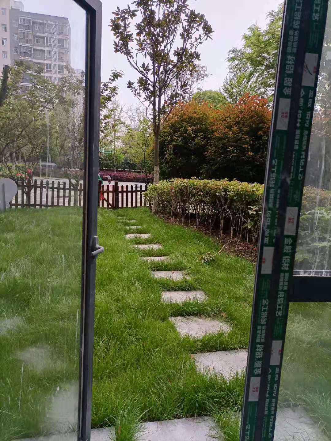 元泰未来城A区，证以下，新三中旁边环境好周边设施方便