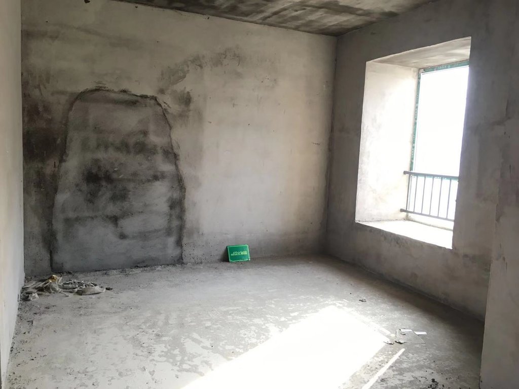 元泰未来城.毛坯边户三房.南北通透.看房方便