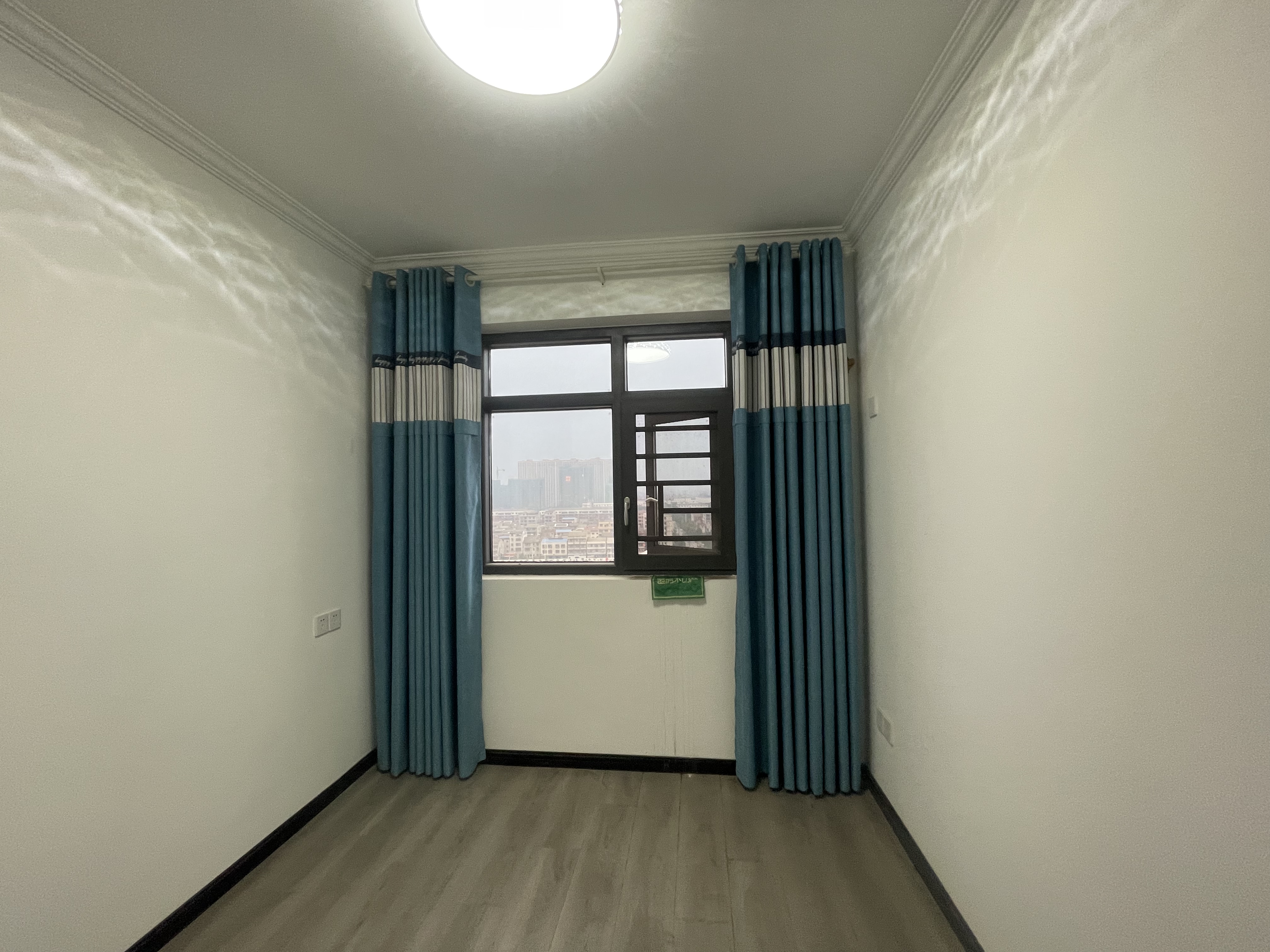 沔阳学府园.全新装修.南北双阳台.一天未住.业主外地置业.看房方便