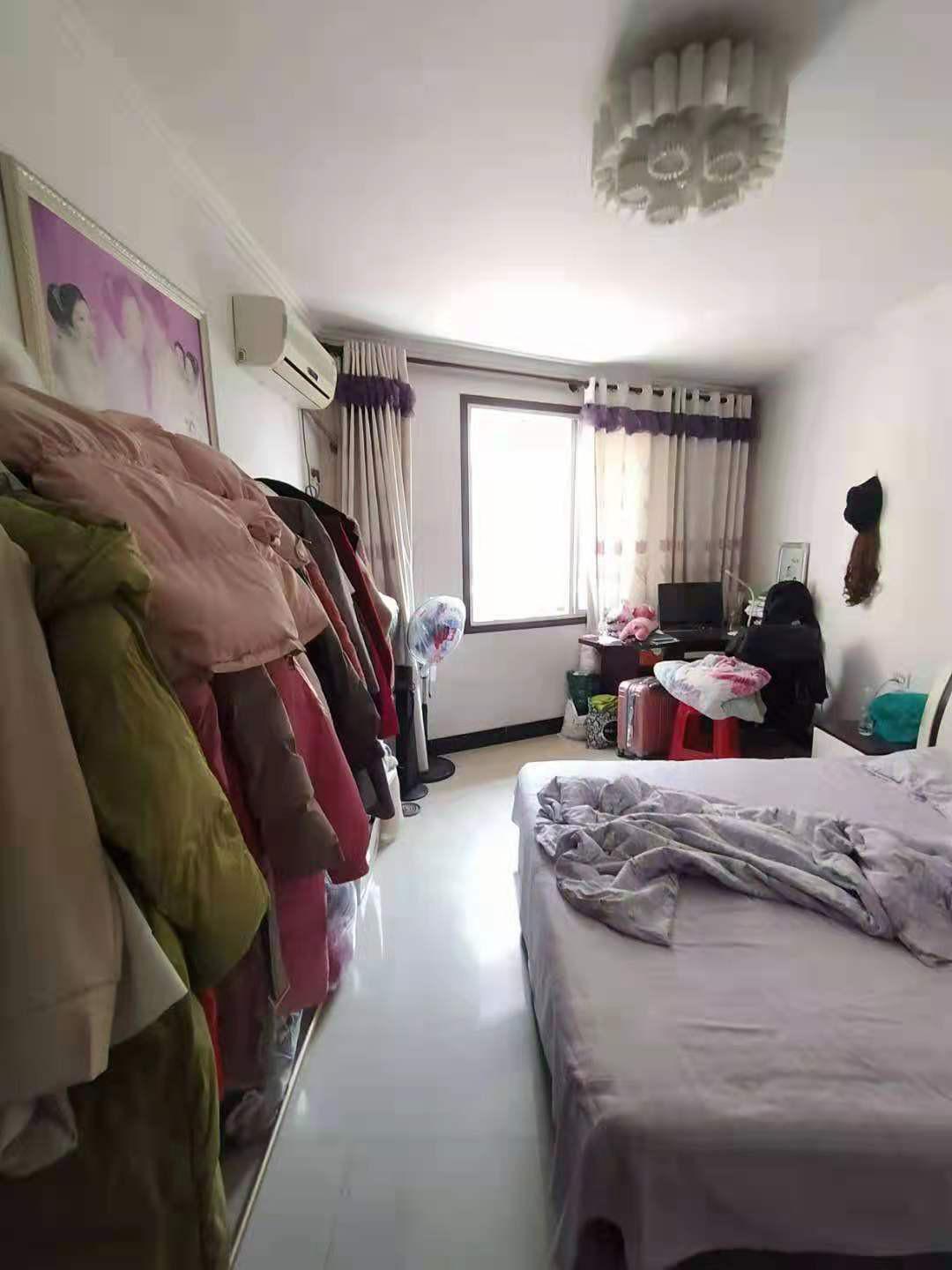 各自付税，看房方便，房主急售永和小区精装2室2厅1卫1阳台