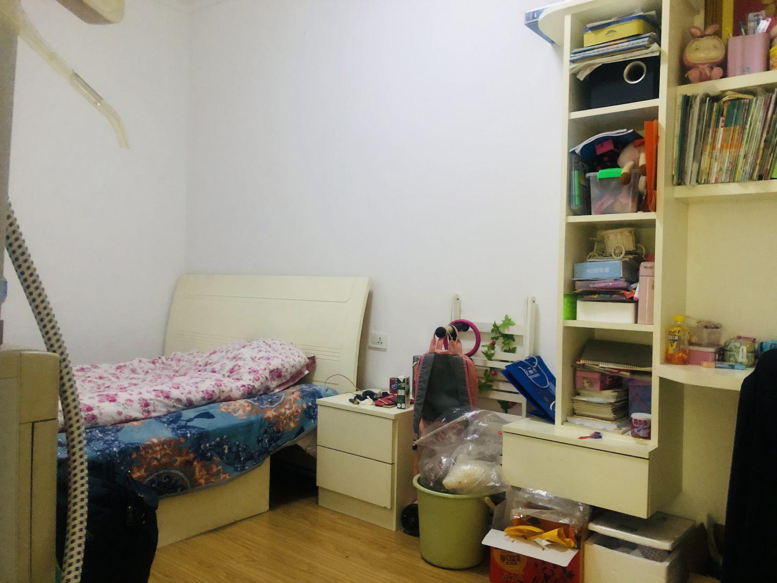 仙桃新车站附近，精装三房，看房方便