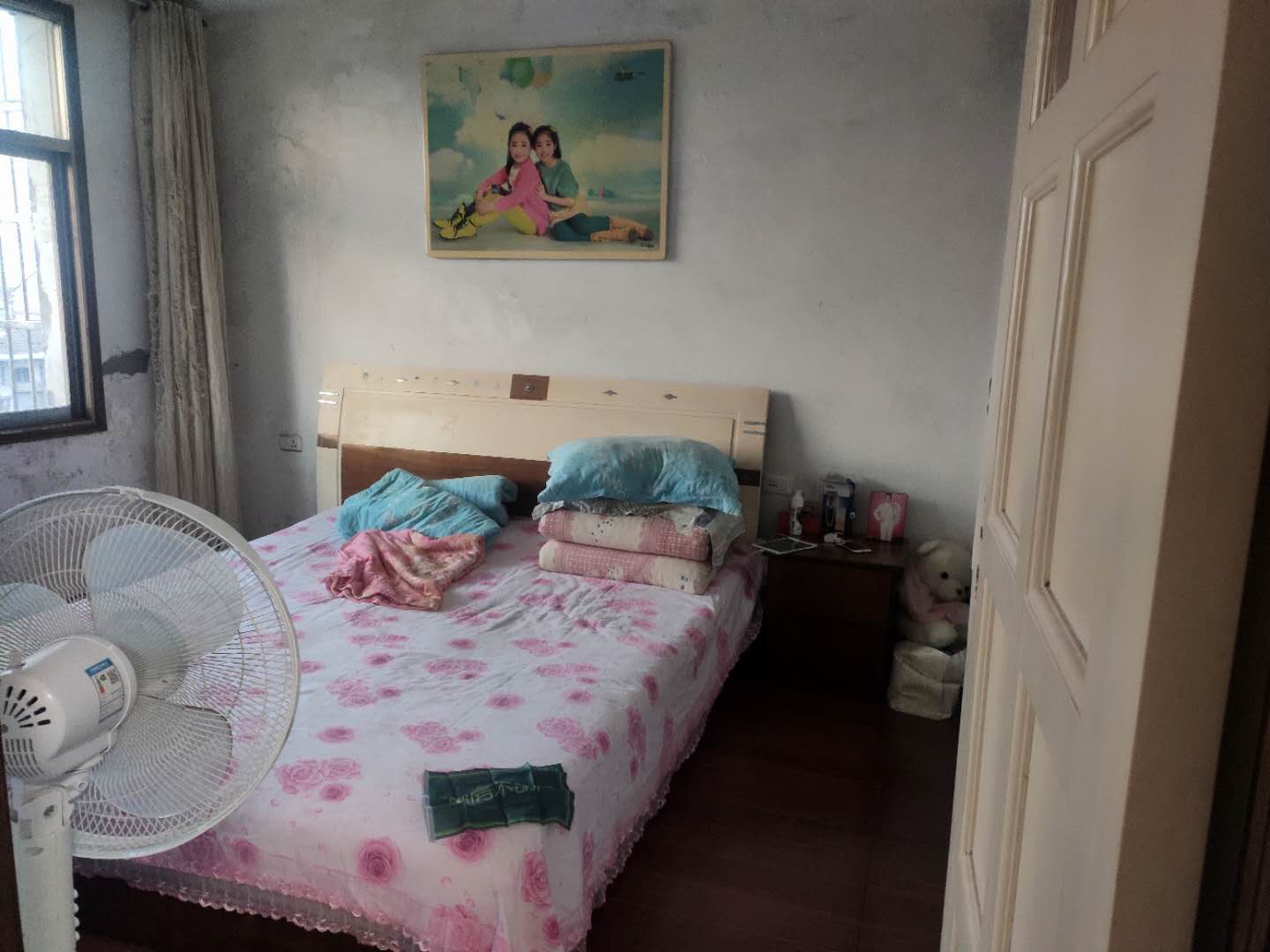 商城北门农行旁边三房诚心出售