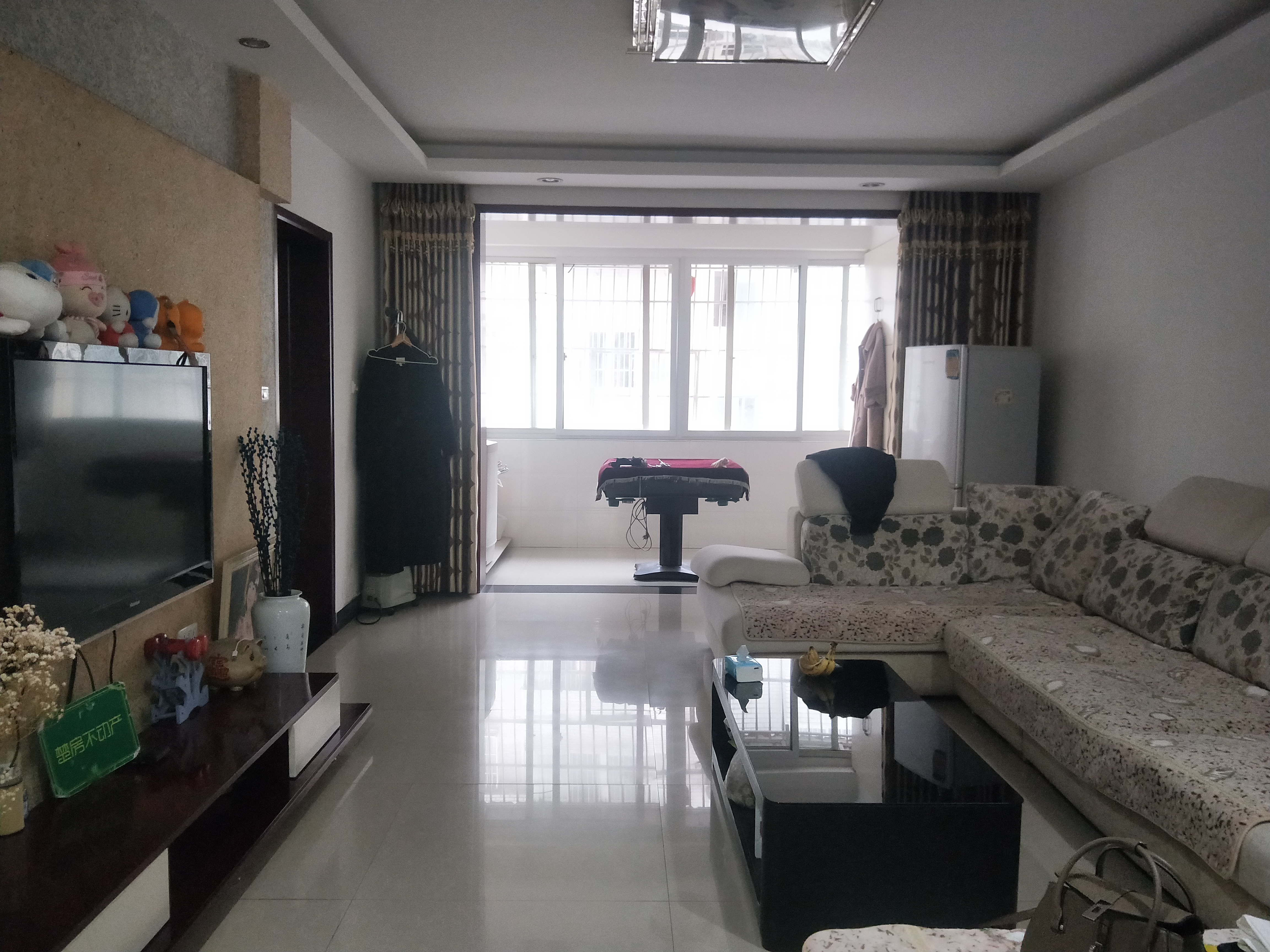 职院对面楚天嘉苑精装大三房 南北通透户型 楼层采光好 价格合适 性价比超高 欢迎看房