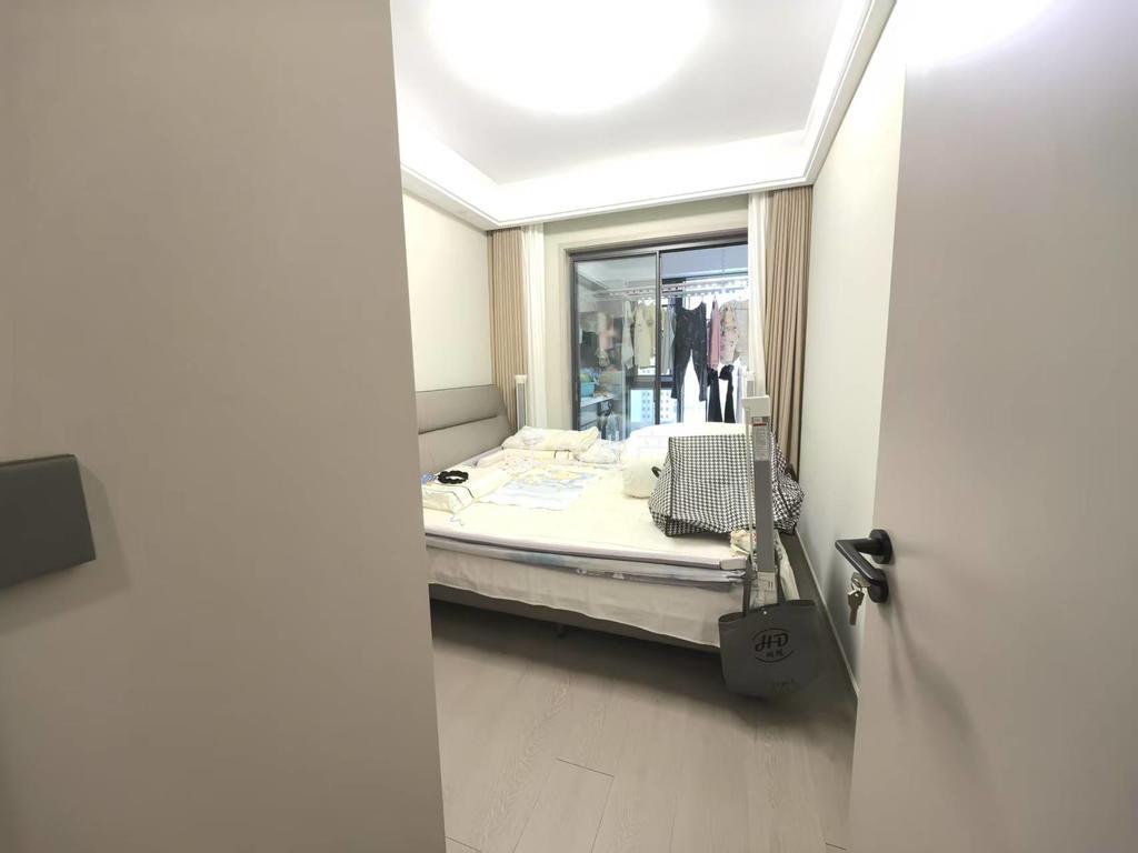 降价了，锦绣江山望府，东边户，中间楼层，9.9成新，精装三房，全屋中央空调+地暖，带地下车位，满二过户