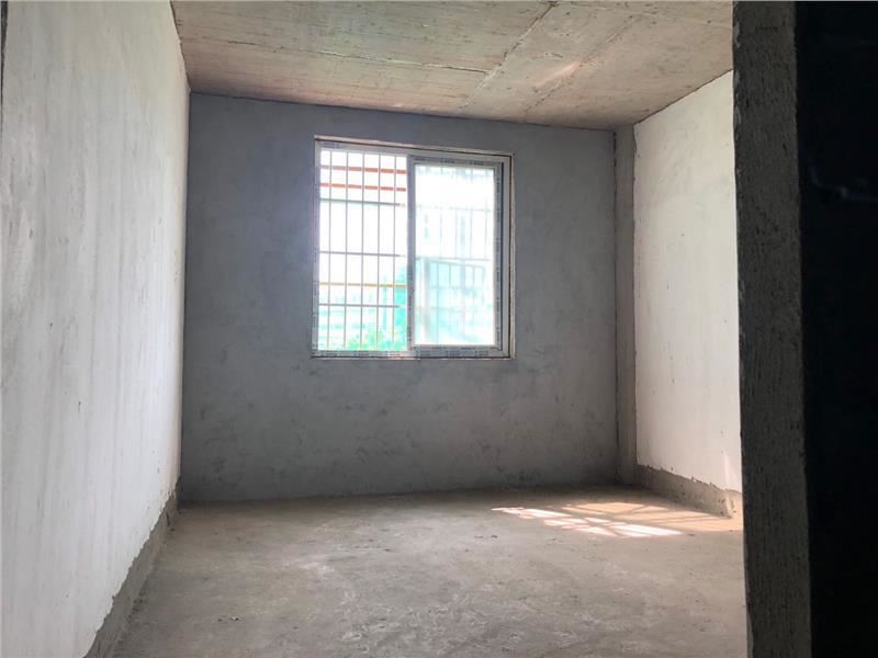 沔阳天泽园对面，步梯好楼层，采光好， 付几万即可不动产证在手