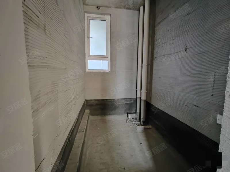 186，速度捡漏，城南碧桂园，毛坯三房，​单价4400，证满二，采光好，三开间朝南