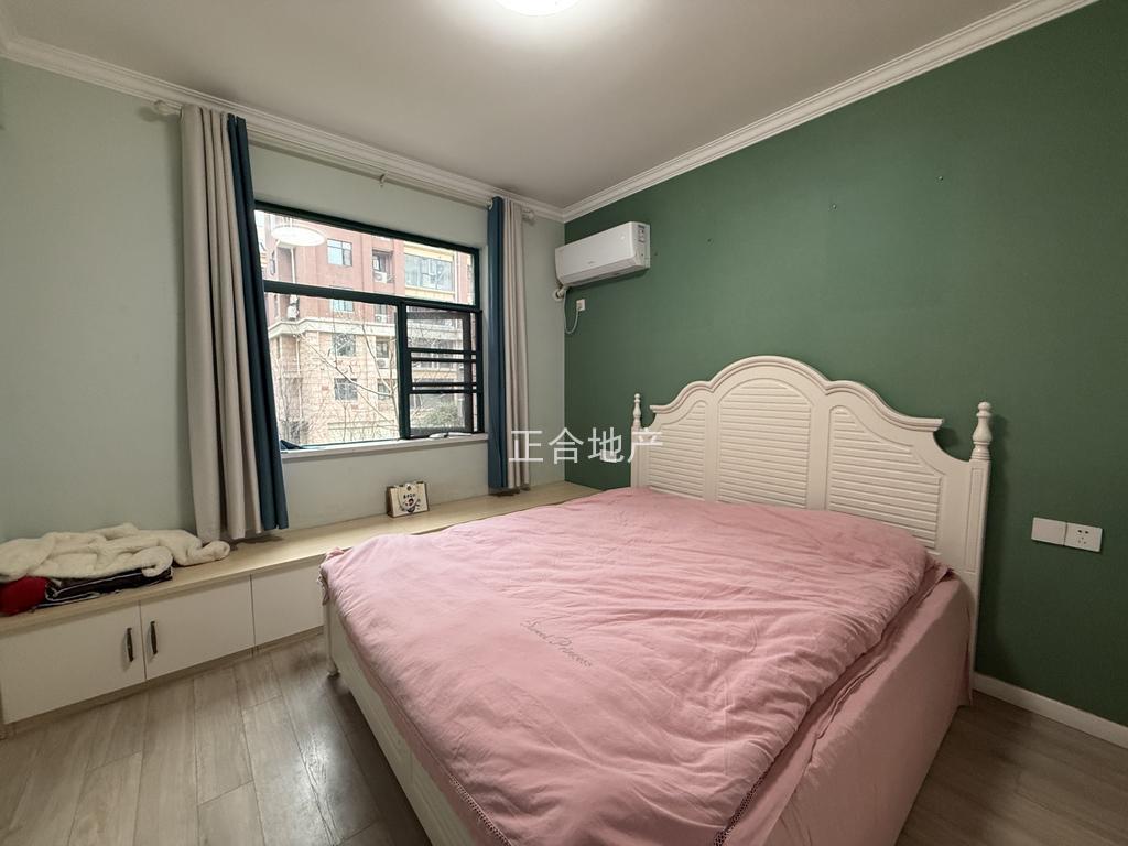 诚心出售，新城一号5期，洋房，精装三房，成色新，南北通透，户型好，证满二