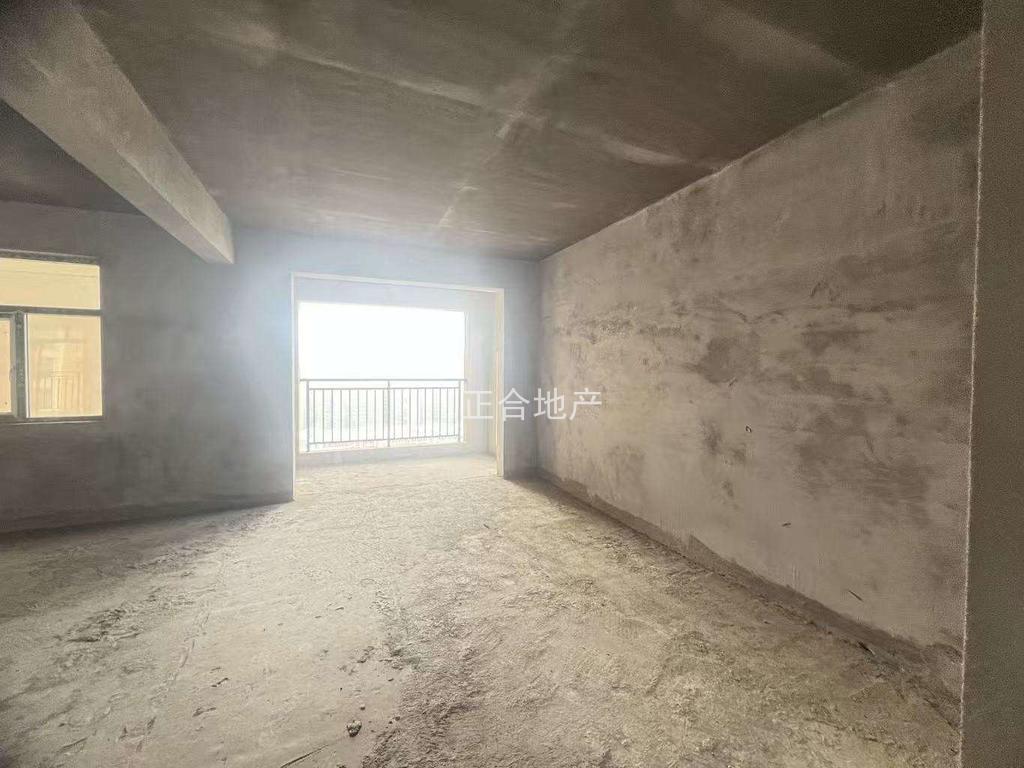 捡漏，元泰清华园，中间好楼层，毛坯3房2厅2卫🈵️五，单价4100，老‮好