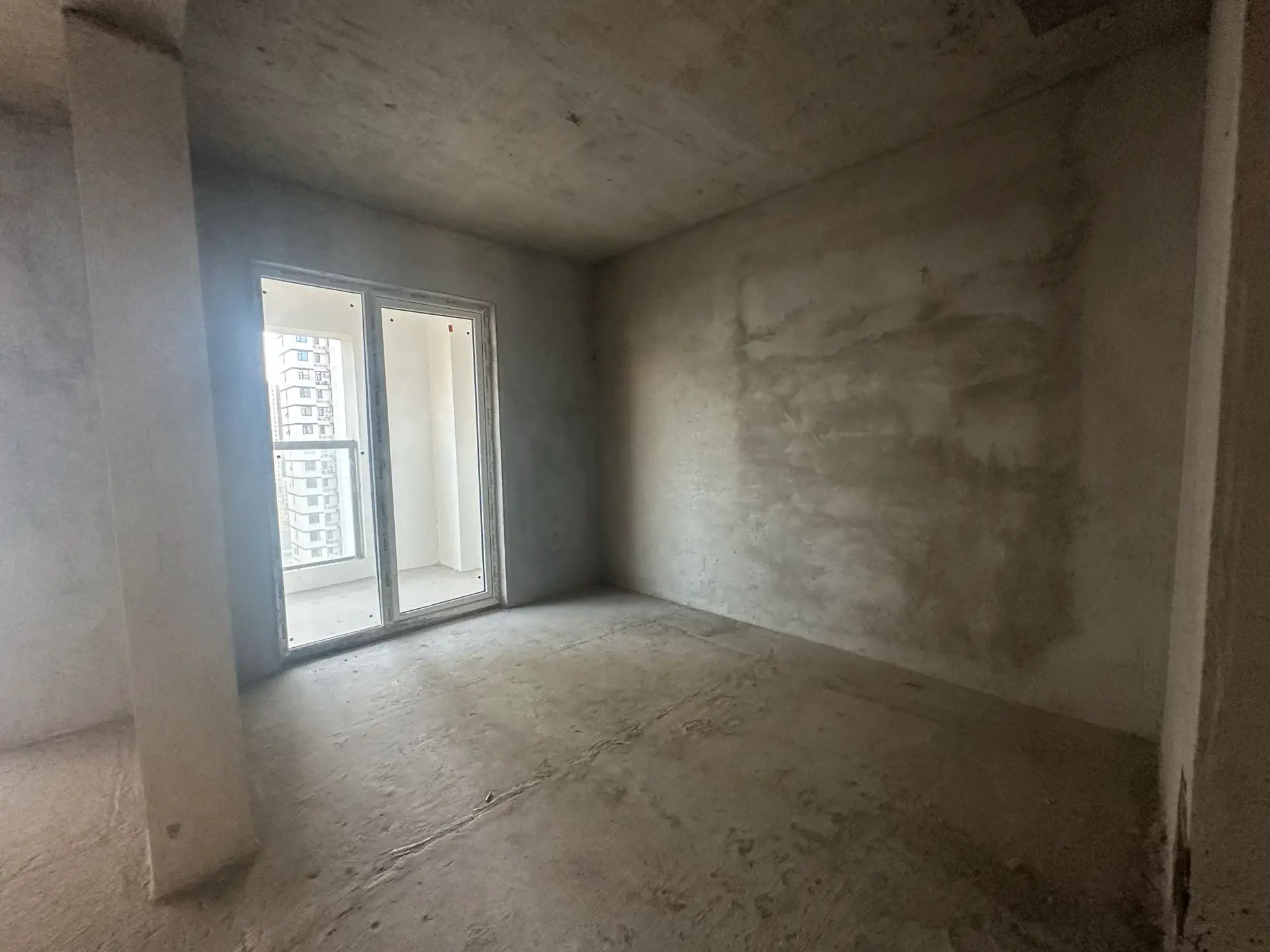 城南，蓝天花园，1梯1户，小高层，下楼朝阳xiao学，好楼层