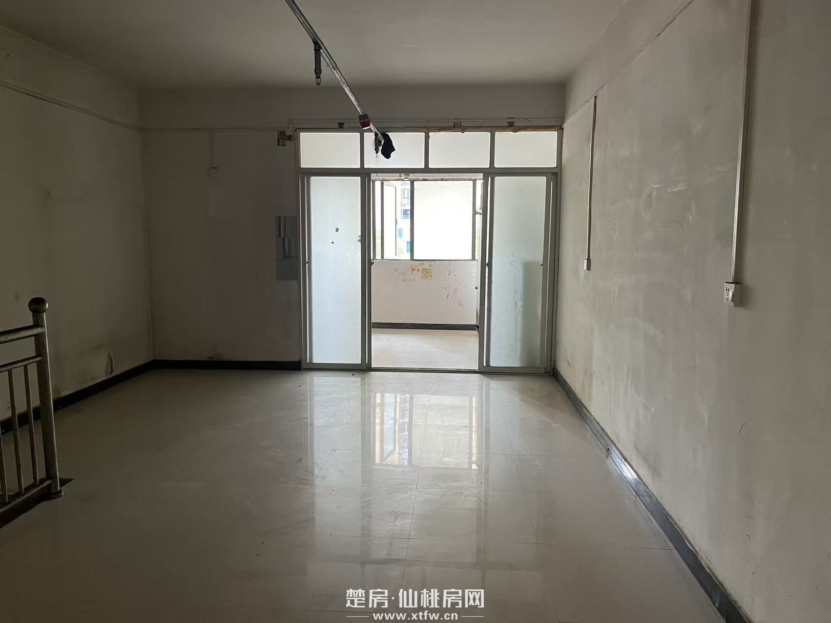 新城一号五期大门口门面出租