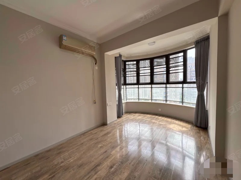 颐和公馆，纯边户，精装3房2卫，11楼，三面采光，南北通透，单价5000