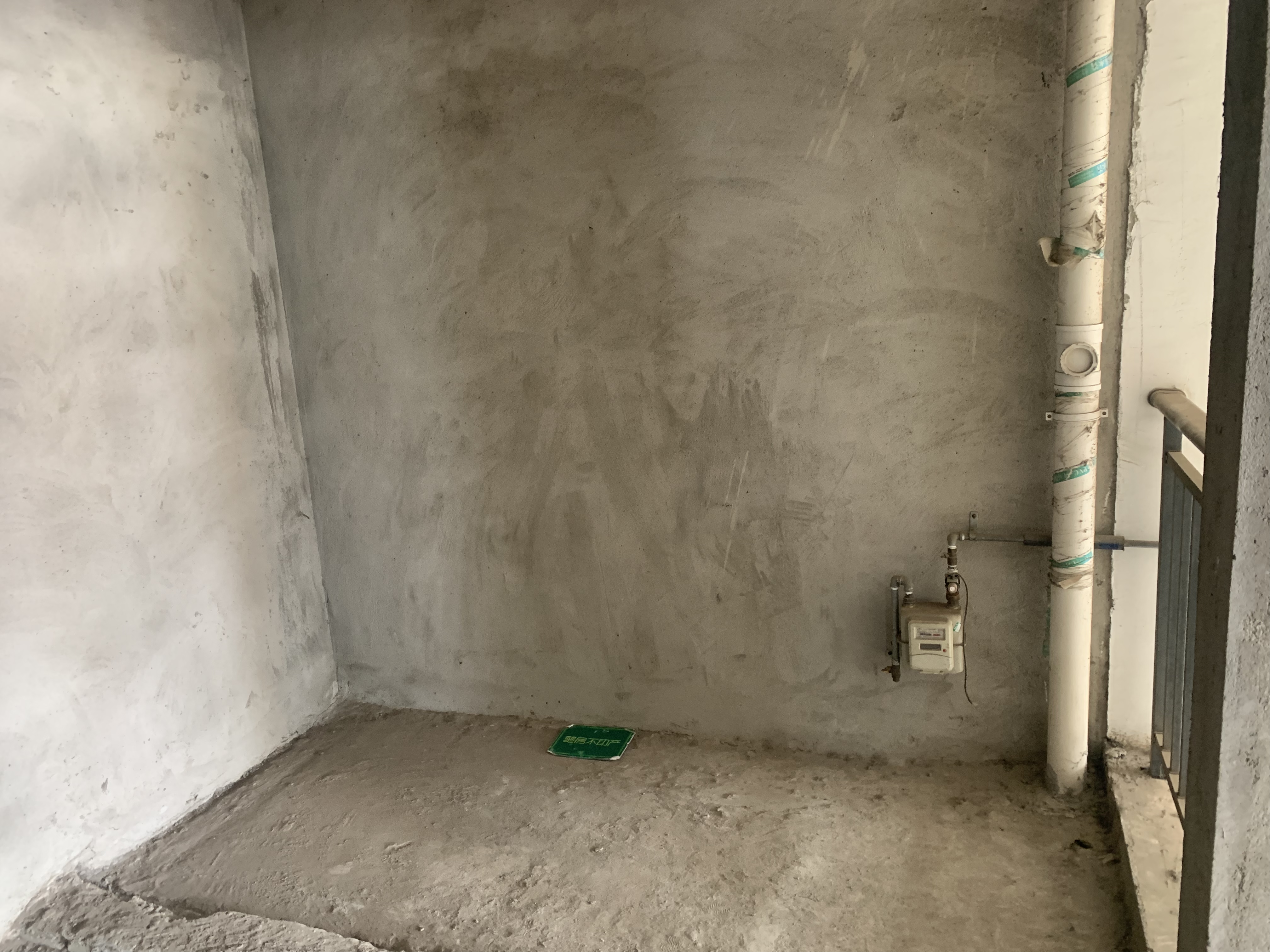 元泰清华园毛坯大三房送45个平方可以做复式楼上面可以做两间房