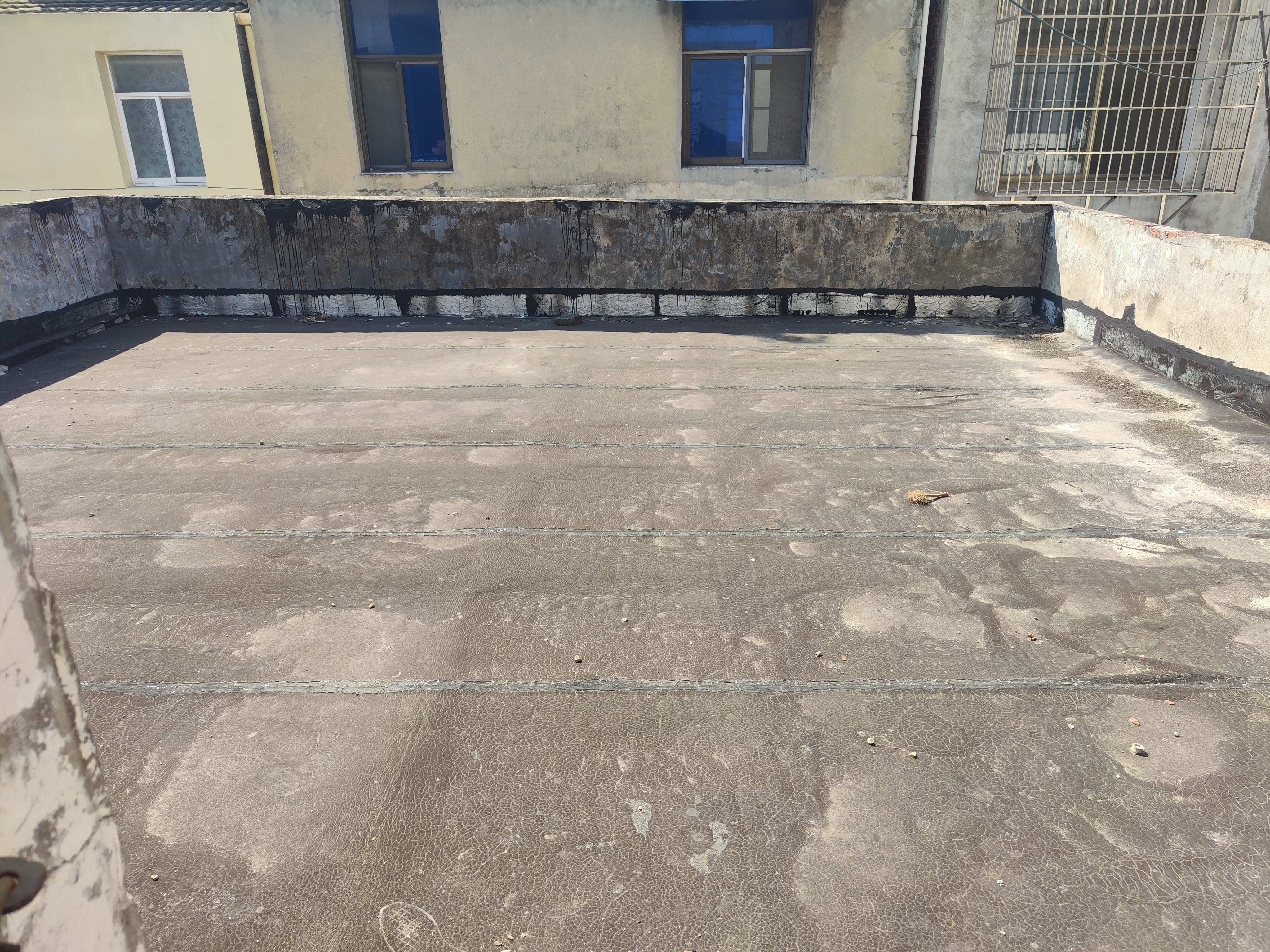 黄荆小区私房.房子有不动产证.证件满二.看房方便