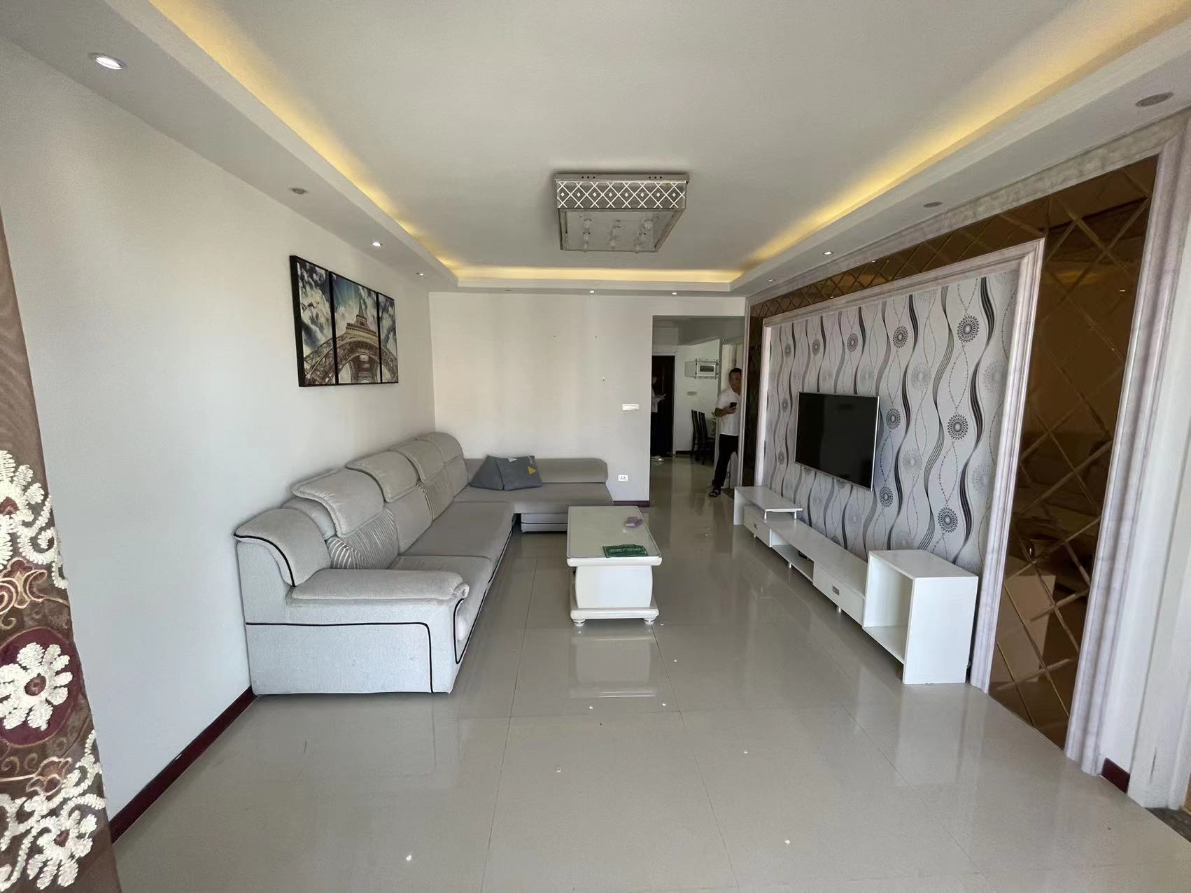 润泽天下三房中间楼层方便看房采光好带装修