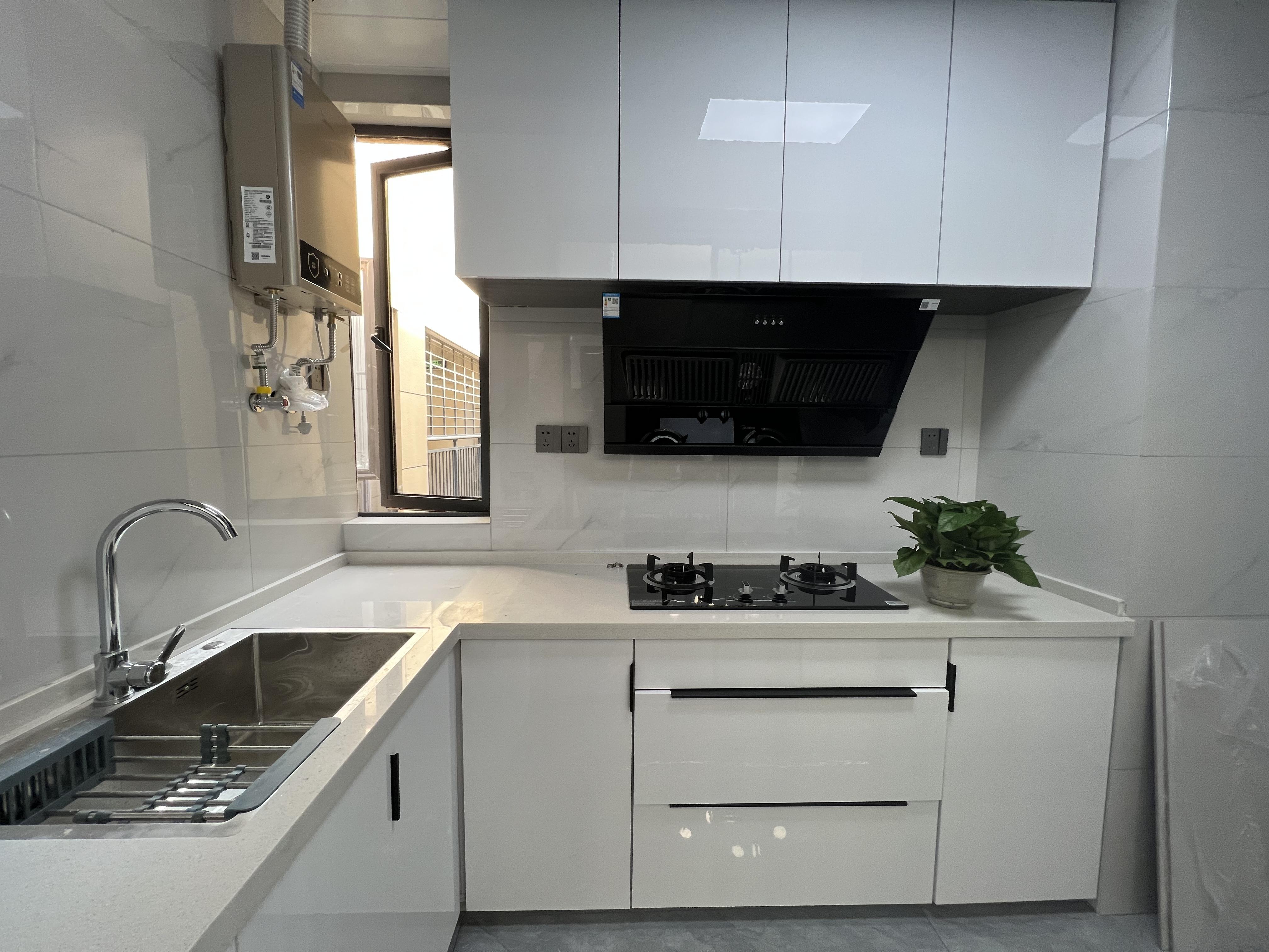 城南森林国际翡冷翠，全新装修，领包入住