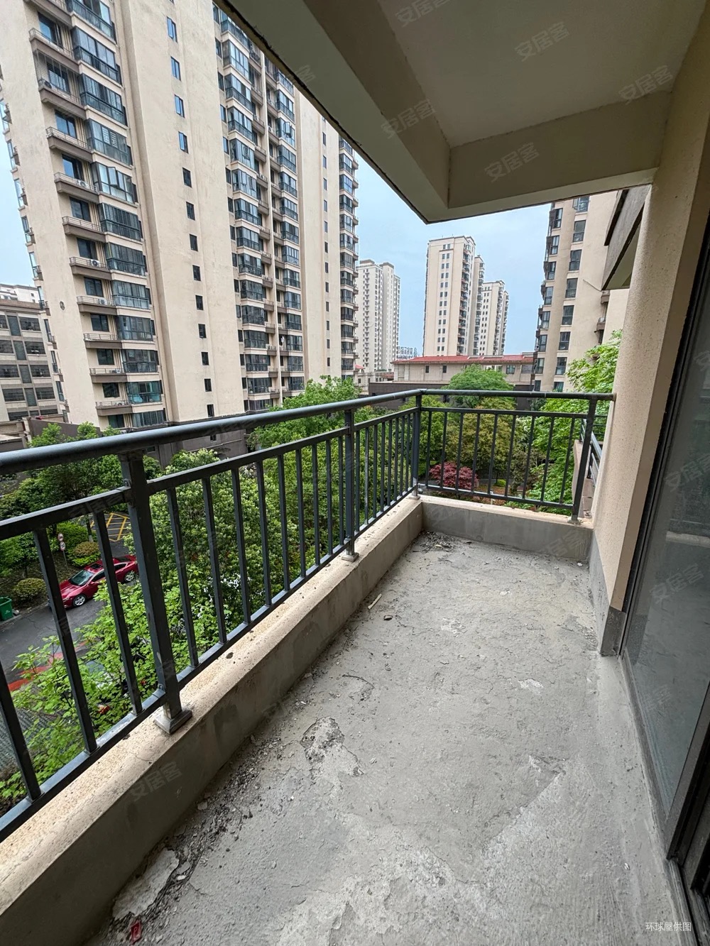 57，房东急售，荣怀 稀缺边户，小三房三面采光户型， 证满二年