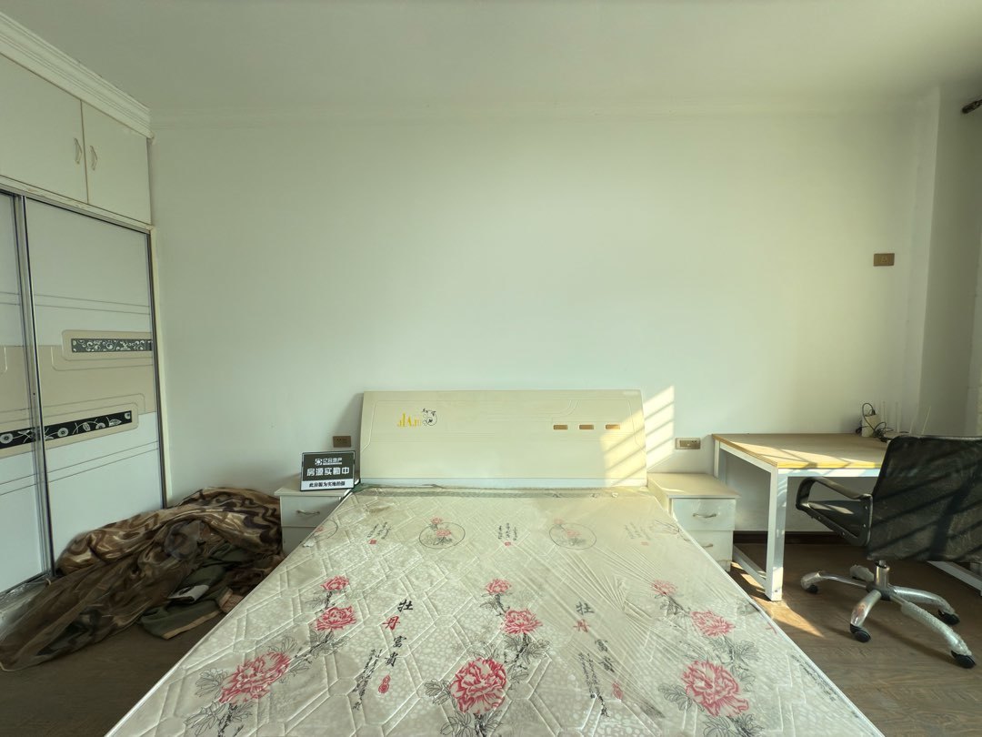 诚心出售，城南，青青家园，步梯四楼，精装两房，