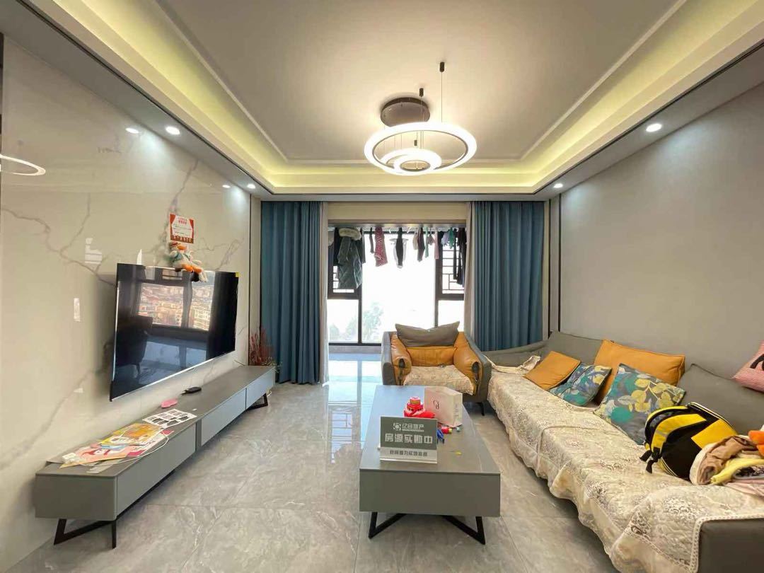 降价了，沔街头上，润泽天下，9.9成新，精装3房2卫，拎包即住。满二，好楼层