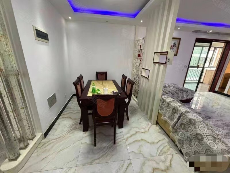 急售，降价了，城西，单价3984，精装三房电梯房，小高层，楼层好。证满二