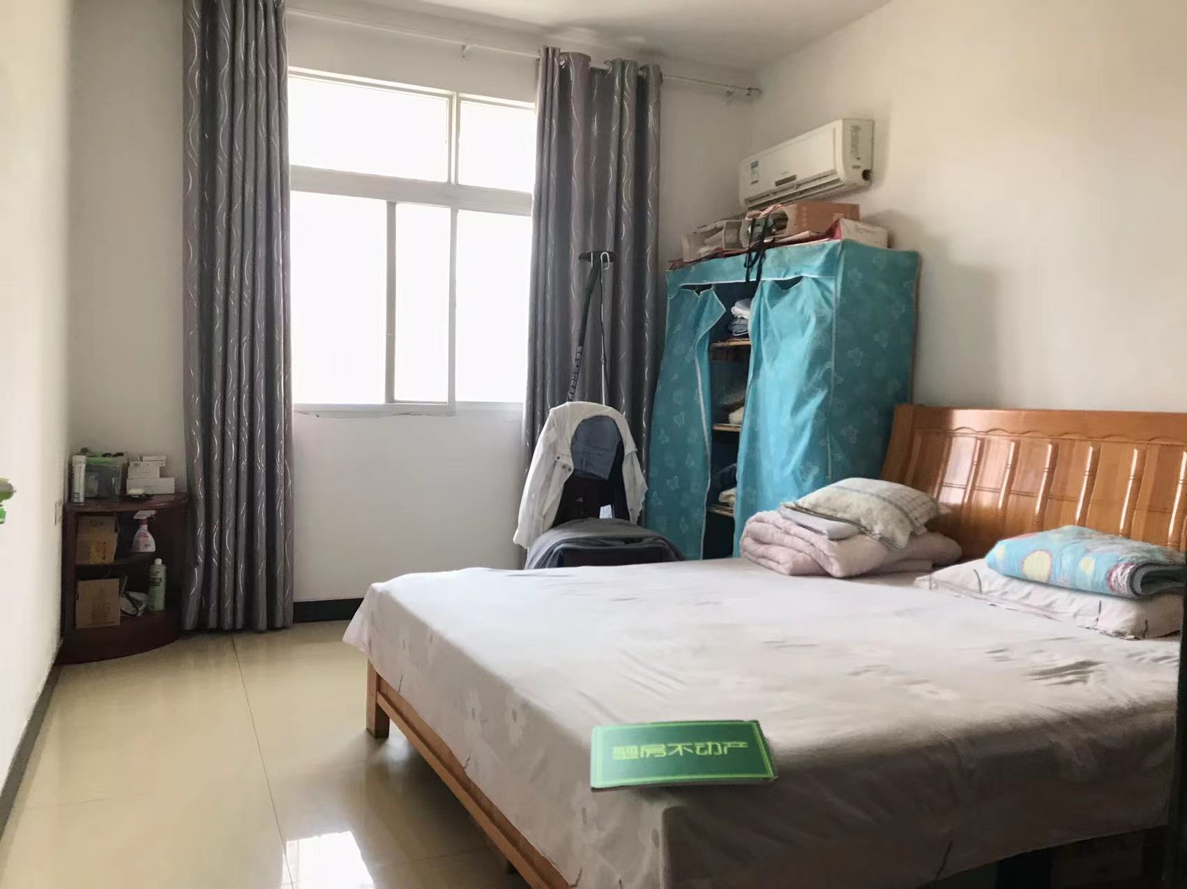 荆洪花园富迪三友旁沔中附近大三房很好的楼层诚心出售