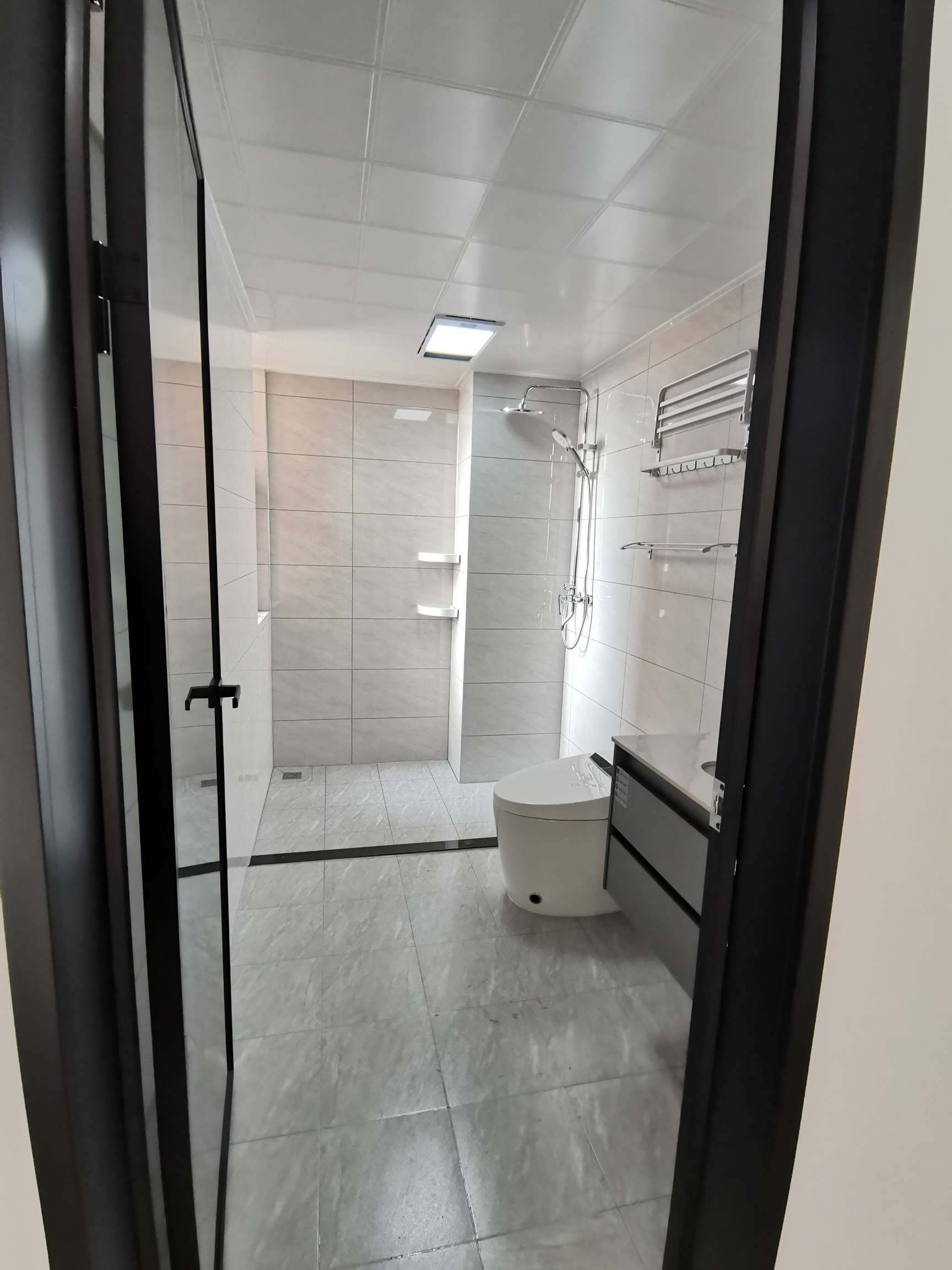 急售，城南品质小区，全新装修，一天未住，满二