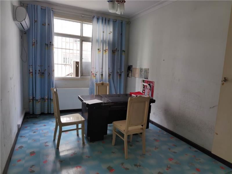 楼层好临街地段三室二厅二卫单价低过户方便可按揭