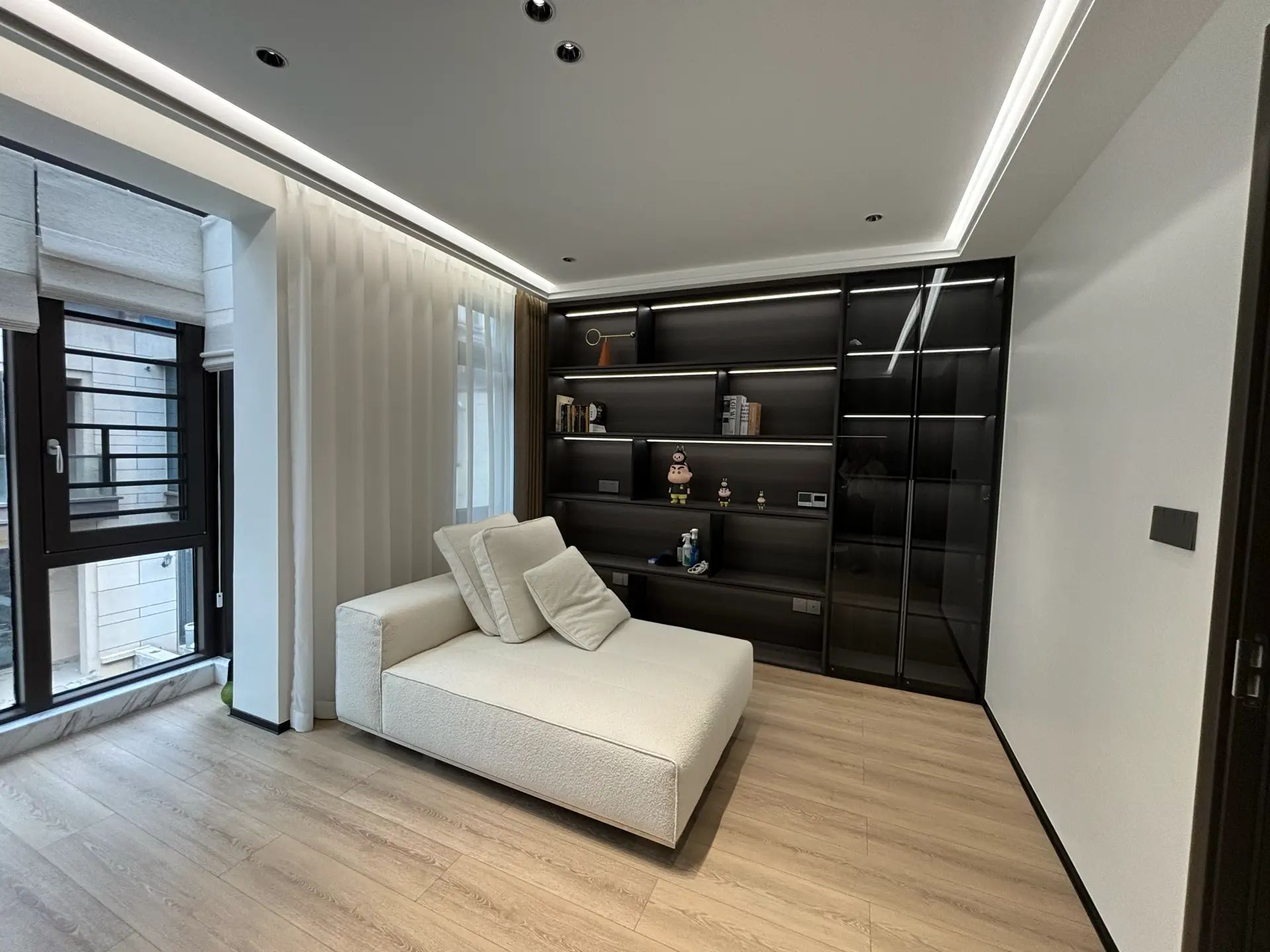 诚心出售，祥生观澜府，联排别墅，9.9成新，豪装，入住3个月，证满二