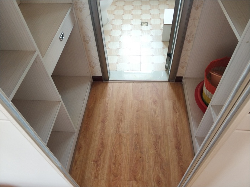 福星城边户精装三房，满五weiyi，小区环境好，拎包入住