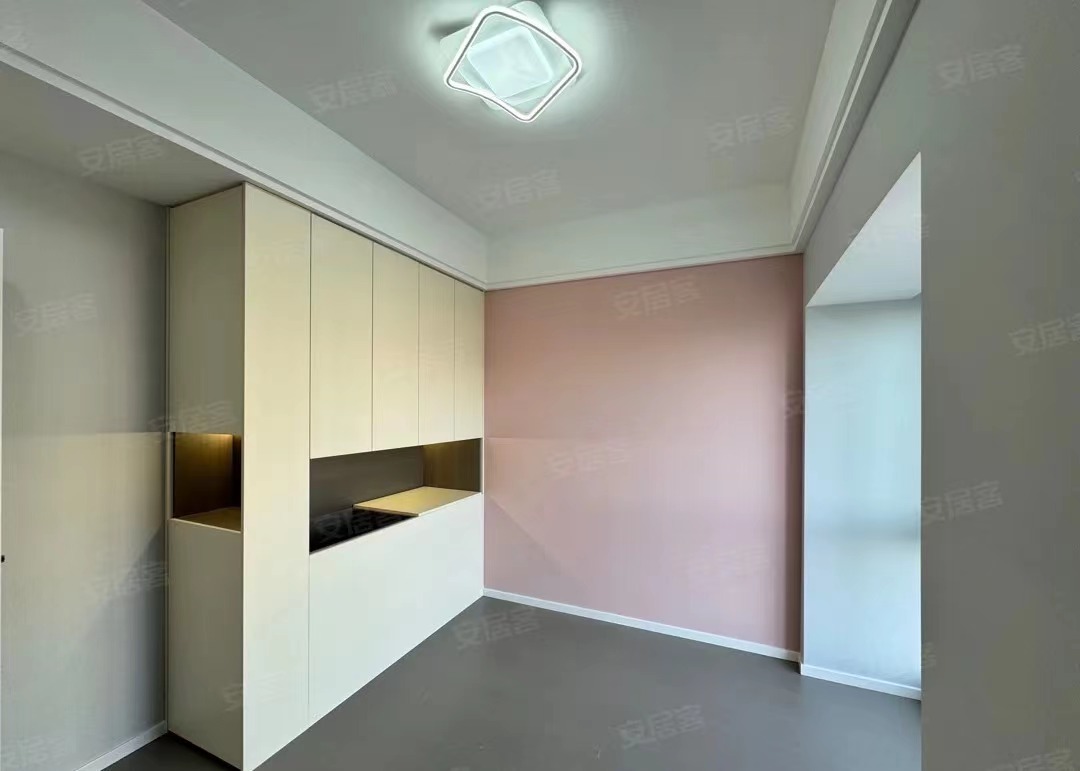 降价了，急售，精装三房，南北通透，一天未住，采光好，家电齐全