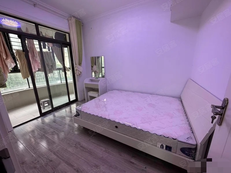 捡漏，急售，颐和公馆，单价3800+，精装四房。证满二，拎包入住