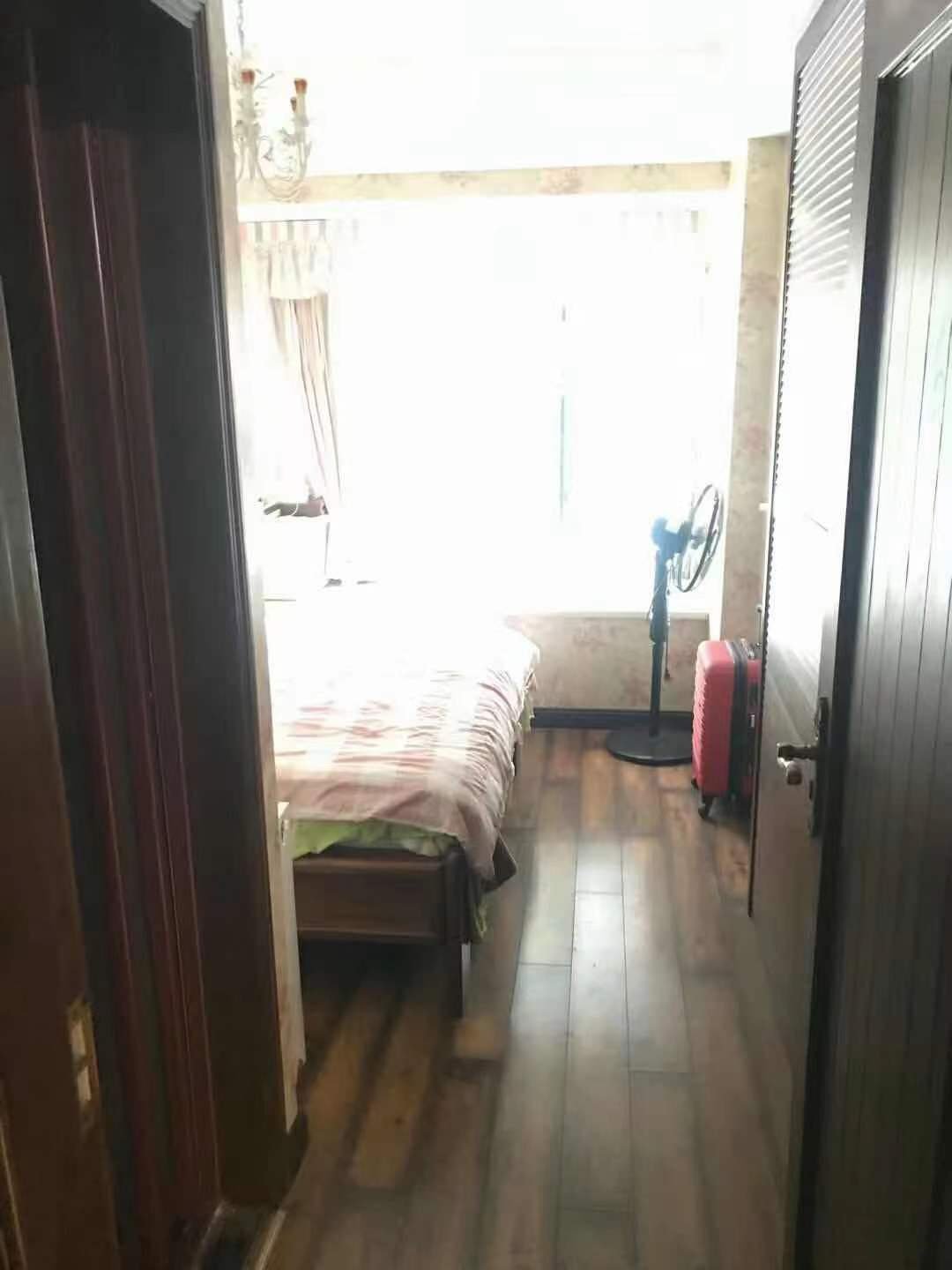 福星城带露台3室2厅1卫满2看房约