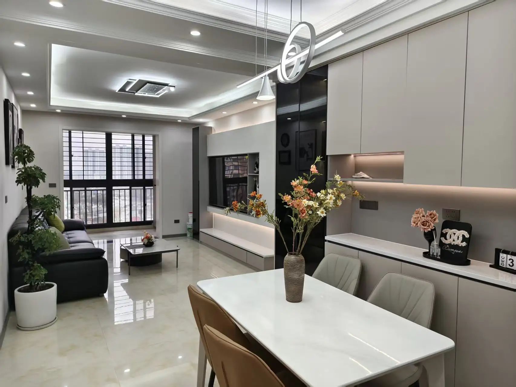 城南，四面湖景，森林国际，精装三房，电梯好楼层，证满二，新二中二小沔阳公园仙湖公园